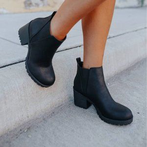 Dirty Laundry Lisbon Chelsea Boot